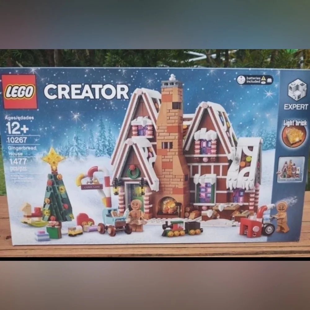 Lego Creator 10267 Gingerbread House Christmas Gift Retired NWT Building Toy